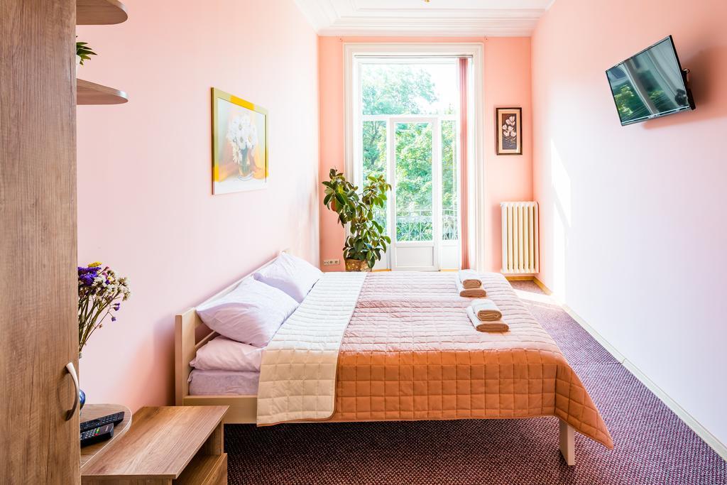 Apartments On Valova 9 Lviv Extérieur photo