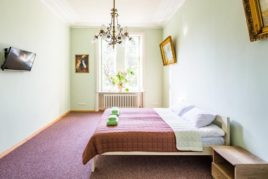 Apartments On Valova 9 Lviv Extérieur photo