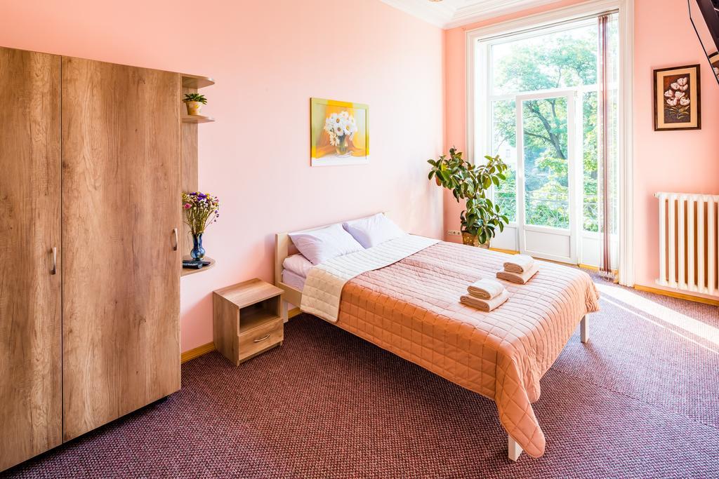Apartments On Valova 9 Lviv Extérieur photo