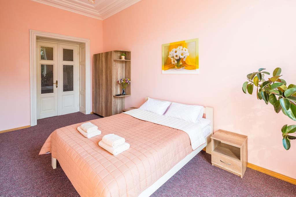 Apartments On Valova 9 Lviv Extérieur photo