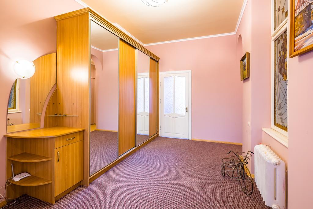 Apartments On Valova 9 Lviv Extérieur photo