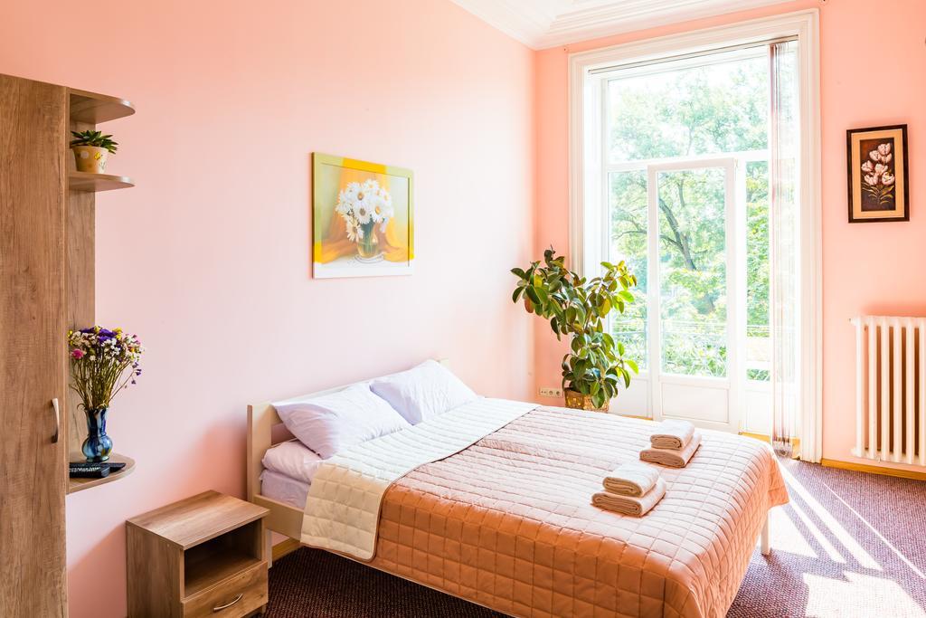 Apartments On Valova 9 Lviv Extérieur photo
