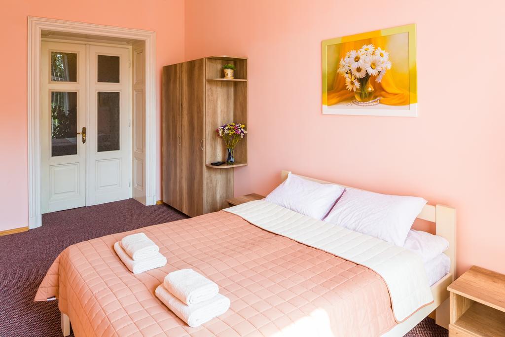 Apartments On Valova 9 Lviv Extérieur photo